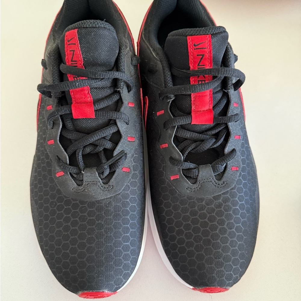Nike Black and Red Men's Sneakers